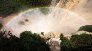 Hochwasser an den Iguazú-Wasserfällen