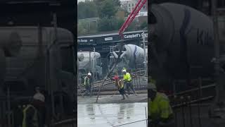 Concrete mixer truck in action 😍/watch ‘til end of the video 🤣