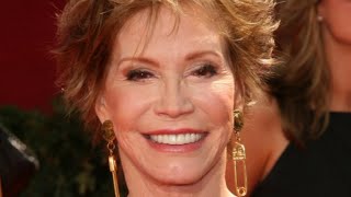 Tragic Details About Mary Tyler Moore