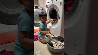 Wih anak ayah rajin banget cuci baju sendiri #shorts