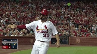 PIT@STL: Descalso scores on groundout, ties game at 1