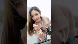 【抖音 热门】2019#抖音tiktok  搞笑短视频排行榜精选合集Top1谁的副驾驶借我涂口红#抖音短视频