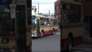 20241126🟥🟨🟧神奈中バス茅ヶ崎営ち58（湘南200か1120 PKG-MP35UM）🚌ニュータウン入口にて