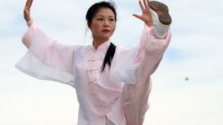 Master Helen Liang: Tai Chi at Banyen Books \u0026 Sound