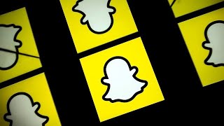 Snap's Sales Slump Prompts Social Media Stock Selloff