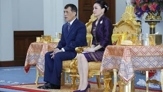 (ยิ้มสู้) คู่พระบารมีเคียงคู่ปฏิบัติพระราชกรณียกิจทั่วแผ่นดิน