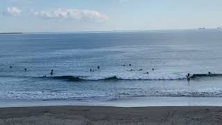 仙台新港の波情報です。🌊🏄‍♂️🙋‍♂️🏖小波ですが遊べています。たのしんで行きましょう〜🙋‍♂️😊