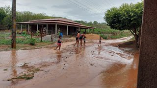 Poraquim muita chuva e já começamos a plantação e muitas brincadeiras