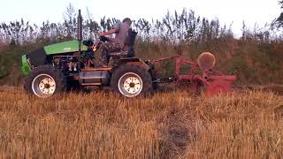 Traktor ciągnik sam 4x4 test z pługiem, orka ścierniska test polowy, plowing stubble