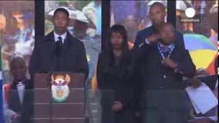 Historic fake: Sign language interpreter at Mandela memorial a 'fraud'