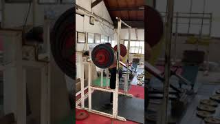 【スクワット】 205kg(PR)