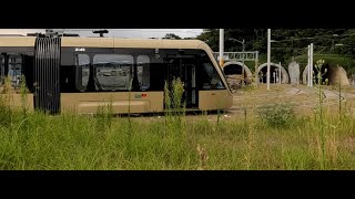 酷！安坑輕軌線「雙安隧道」前 , 大轉彎動作 This is Ankeng LRT in Taiwan