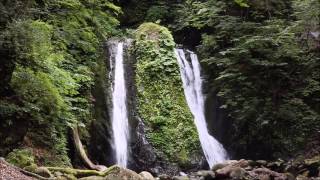 雄滝（山梨県小菅村）