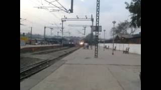 12029 Swarn Shatabdi Exp departs from New Delhi with GZB WAP-5 bang on time from PF-1.