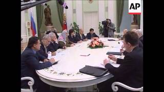 RUSSIA: MOSCOW: YASSER ARAFAT MEETS BORIS YELTSIN