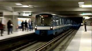 Montreal Metro Arrivals: Orange Line to Montmonrency at Berri-UQAM!