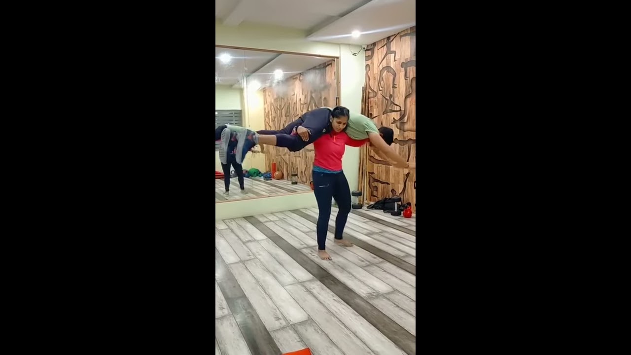 #liftaguychallenge Indian Strong Girl Lift Her Brother On Shoulder ...