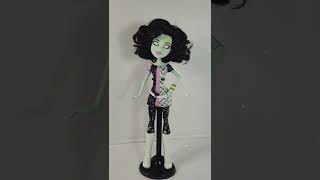 Retro G1 Monster high scarah screams I heart fashion