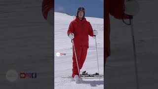 How to put my skis on whilst standing on a steep slope | SkiCoachingOnline | How to ski videos