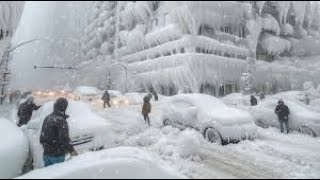 Horror, Japan is stopped! There is no end of snow. Snowfall in Japan.