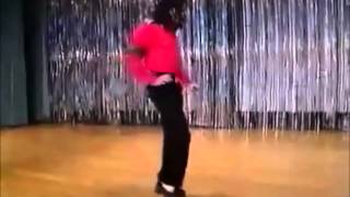 Michael Jackson showing a amazing movement