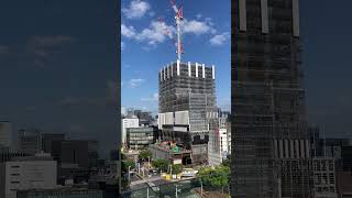 【記録映像】「コンラッド名古屋」建設現場！とその周辺。中日ビル7Fの屋上広場から、2024.8.18撮影。全貌がよく見えます。18～20階ぐらいまで到達か。1か月で2～3階ほど成長中♪26年夏オープン