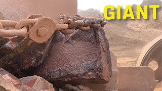 A big giant rock crusher Machine|Busy in crushing rocks#rockcrusher|jawcrushermachine