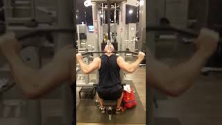 McFit Alicante- Lat Mach 70 kg x 20 reps