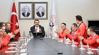 Bakan Yusuf Tekin, Avrupa Şampiyonu Down Sendromlu Özel Futsal Millî Takımını Ağırladı