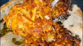 Rösti aus Thunfisch, Pilze, Kartoffeln, Zwiebeln, Eier