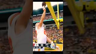 Travis Kelce dunks on goal post after touchdown paying homage to Tony Gonzalez ￼#kansascitychiefs