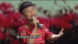 男童倾情演唱《映山红》，声音犹如天籁，唱得太好了！