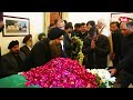 manmohan singh death आखिरी बार मनमोहन सिंह के दर्शन करने पहुंचे arvind kejriwal हुए भावुक