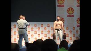 Sport - 3e karatéka avec des tests de résistance - Japan Expo - 2011 - #sports #combat #karate