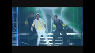 Justin Bieber - Boyfriend (Live at 2012 Billboard Music Awards)