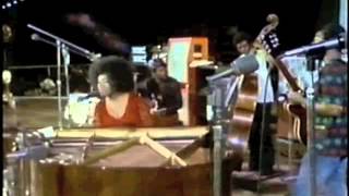 Roberta Flack 'Gone Away' at the Soul To Soul Concert in Ghana 1971