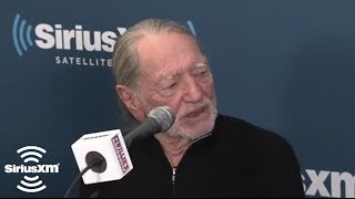 Willie Nelson [EXPLICIT] Jokes With Johnny Knoxville // SiriusXM // Willie's Roadhouse DEC 2012