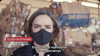 Gleisi Hoffmann visita central de cooperativas de catadores de material reciclável