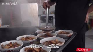 工友兄弟想吃肉，民工老杨自掏腰包200元，看能给民工买多少肉！