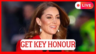 ROYALS IN SHOCK!  KATE MIDDLETON BECOMES THE FIRST ROYAL TO RECEIVE A KEY AWARD IN 100 YEARS