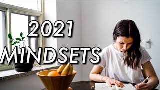 10 Minimalist Mindsets for 2021 (simple life-changing habits for self care)