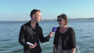 Sylvie, auditrice de France Bleu Gironde, découvre les coulisses de la radio