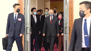 APEC峰會／張忠謀抵達曼谷 是否將與賀錦麗談晶片議題受矚｜20221117 公視晚間新聞