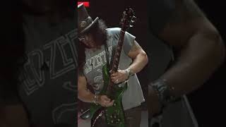 Guns N' Roses - Chinese Democracy - Slash Guitar Solo (LIVE)