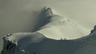 Mont-Blanc : vigilance sur le Glacier,  dans la face nord de l’Aiguille du Midi