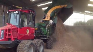 Practicality Brown - Bark \u0026 Wood Chip being emptied from Chip Bin on Dutch Dragon