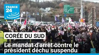 Corée du Sud : le mandat d'arrêt contre le président déchu suspendu • FRANCE 24