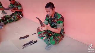 របៀបដោះនិងដាក់វិញ​ AK47