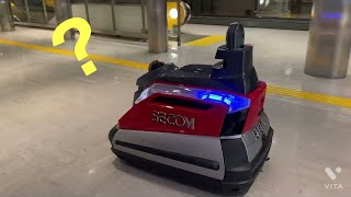 なんだこれ！？　　成田空港にて不思議なロボットに遭遇！！#成田空港#空港#ロボット（mysterious robot）