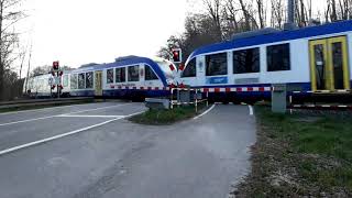 Bahnübergang in Aichach Ortseinfahrt Unterschneitbach